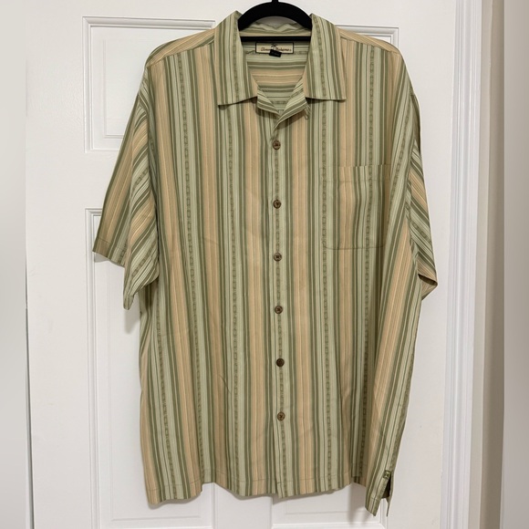 Tommy Bahama Other - Tommy Bahama Men’s 100% Silk Shirt Short Sleeve LARGE